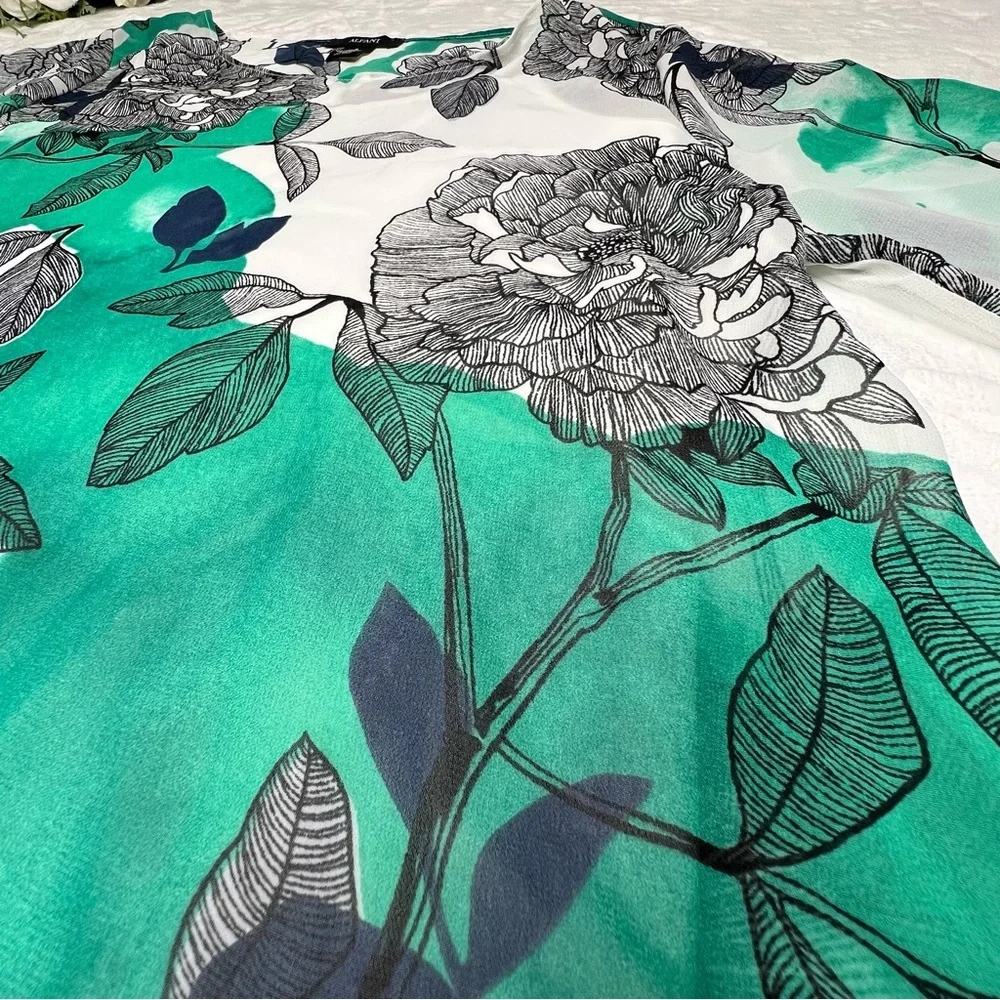 Alfani Floral Pullover Bubble Hem Top with Tank Angel Sleeves Green White Small - Picture 6 of 17